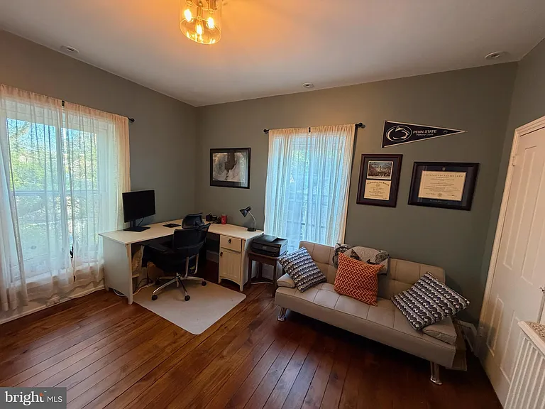 221 W Court St — Photo 19