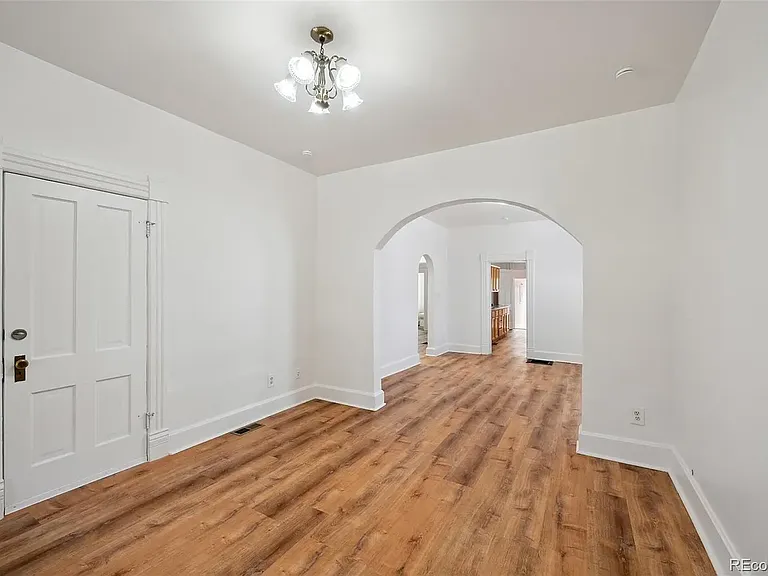 253 N Lincoln St #1 — Photo 2