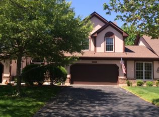 30291 Pebble Beach Cir, Genoa, IL 60135