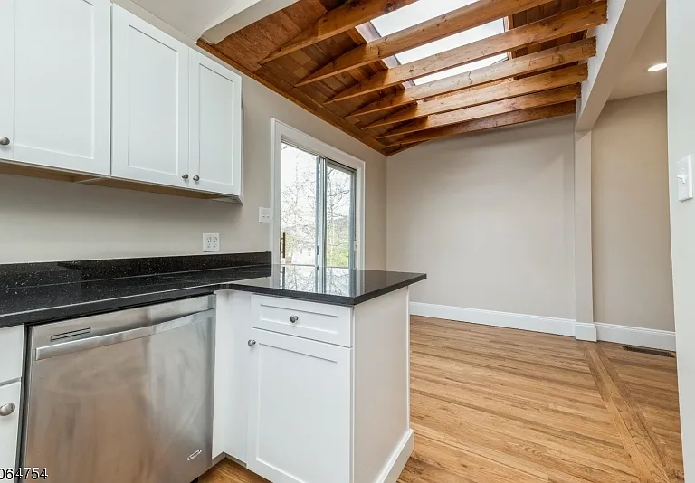 1244 Birch St #B — Photo 11