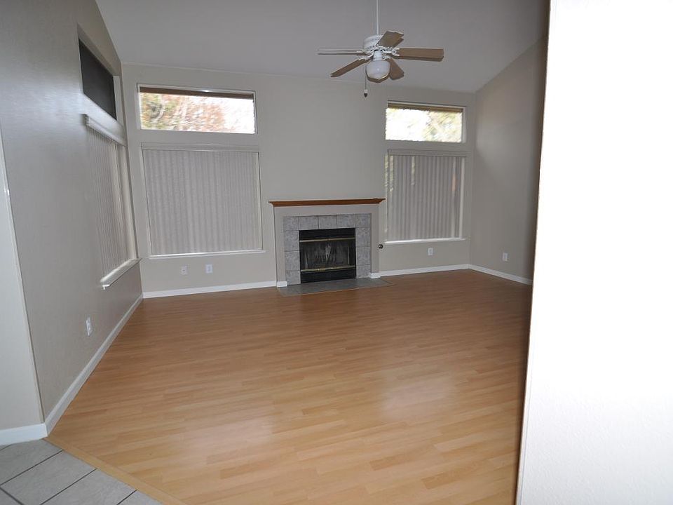 2nd image of 399 W Fallbrook Ave