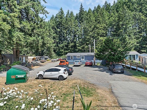 4th image of 823 128th Street SE