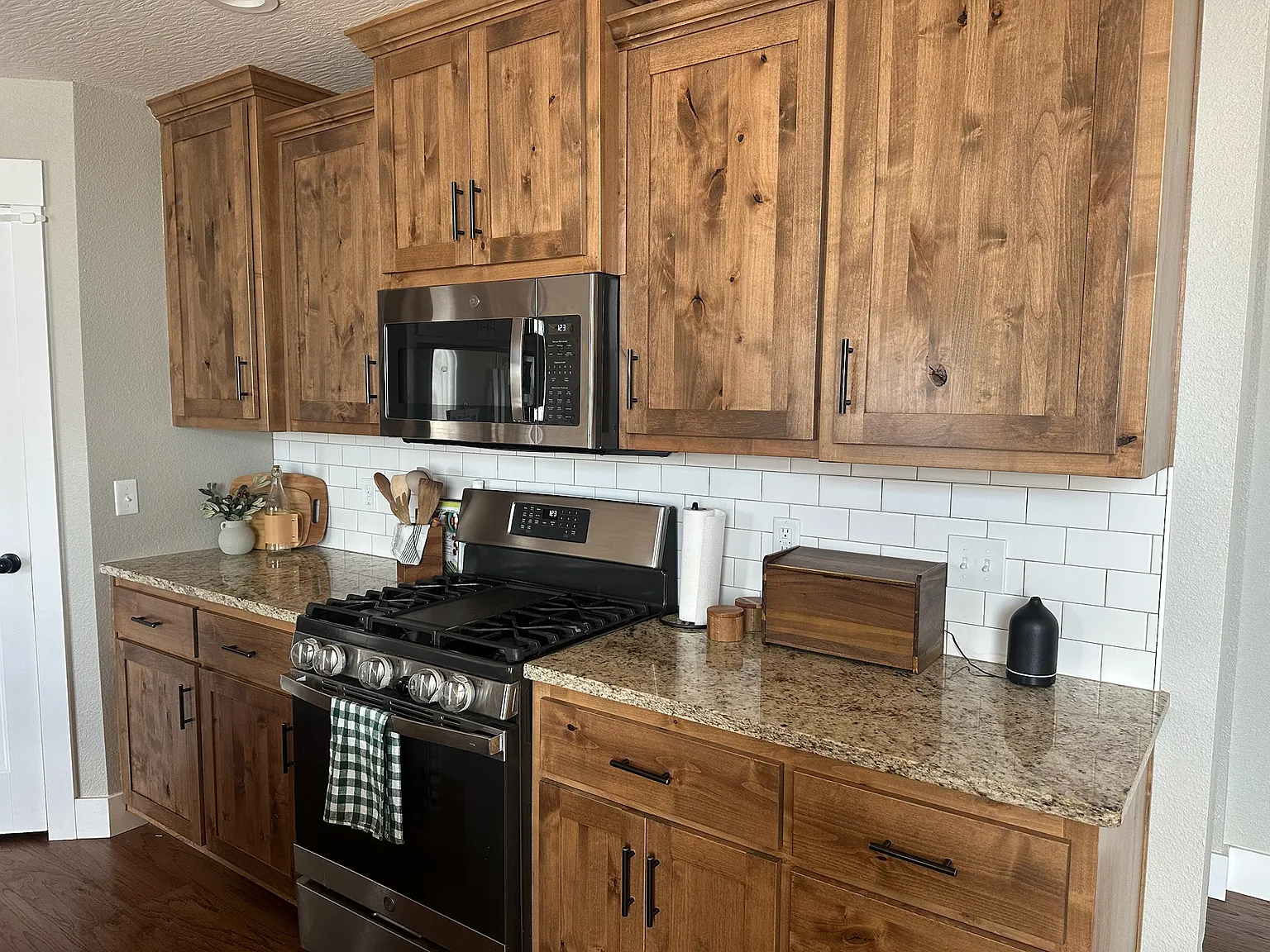 4 bed, 1691 sqft, $2,000 — Photo 4