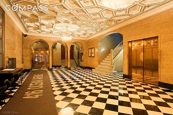 Sold by Compass | media 22