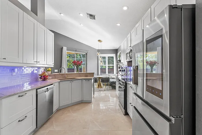 10602 Rochester Way — Photo 9