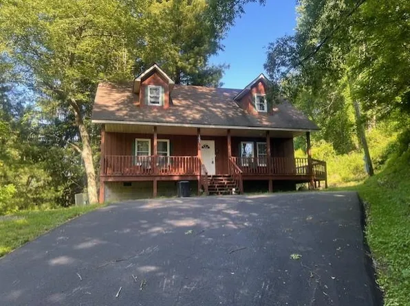 3820 Witten Valley Rd, Tazewell, VA 24651