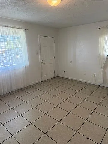 2504 Claire Ave — Photo 3