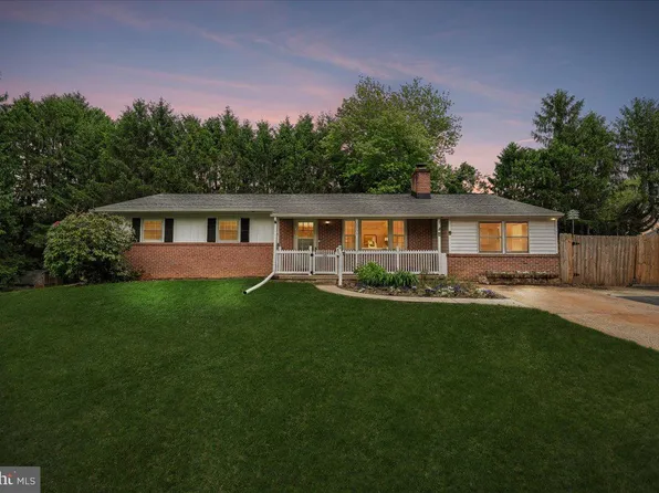 6203 W Hemlock Dr, Sykesville, MD 21784