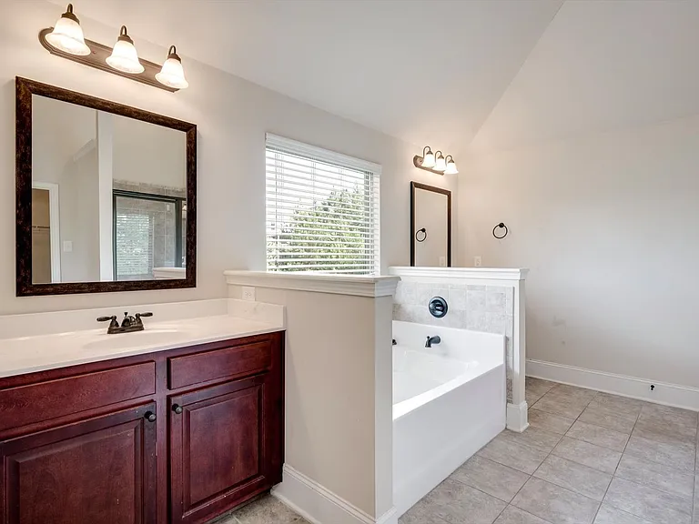 542 Oconee Cir — Photo 29