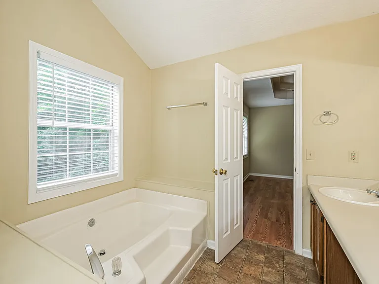 1610 Summit Rdg — Photo 12