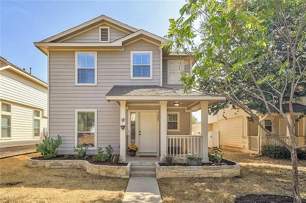 1422 Davis Mountain Loop — Photo 1