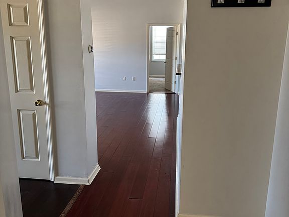 3rd image of 3930 Bardstown Ct #201-D