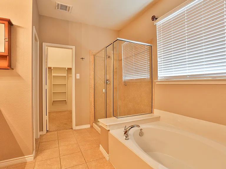 11921 Kingsville Dr — Photo 16