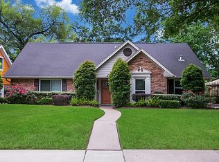 979 Chamboard Ln, Houston, TX 77018