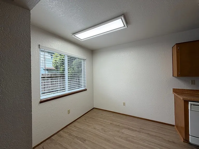 1016 Loni Dr — Photo 31