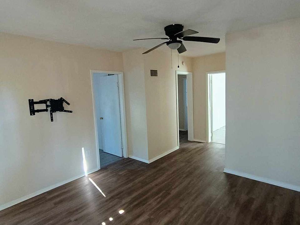 1st image of 2588 College St