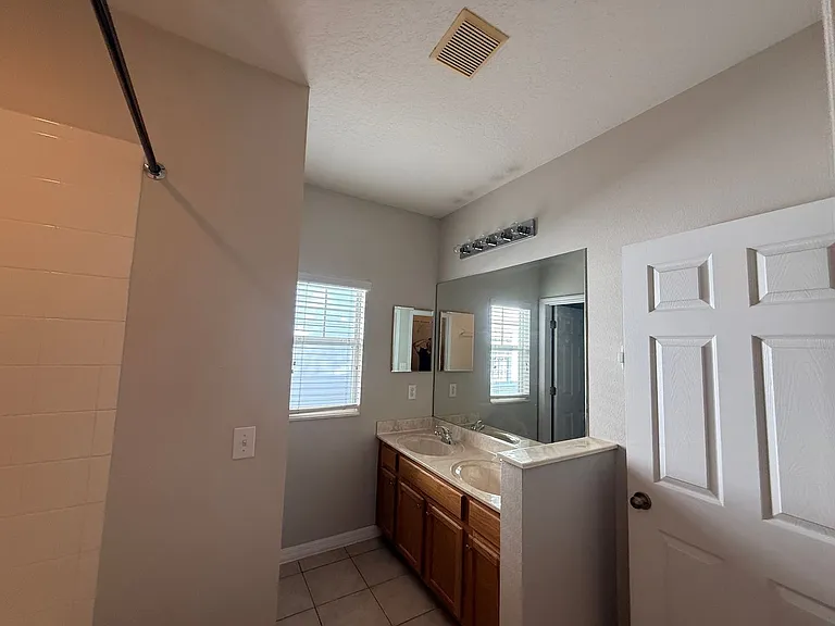 1110 Oak Pond Dr — Photo 8