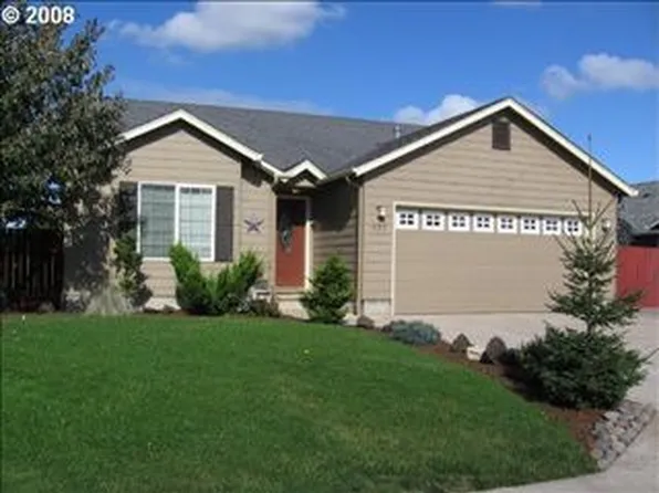 890 W 17th Ave, Junction City, OR 97448