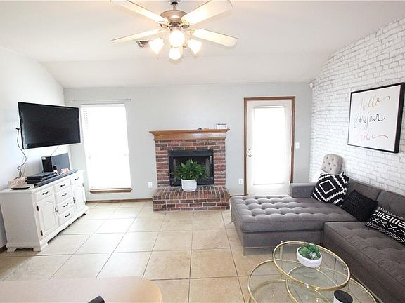 2nd image of 8622 NE 34th Pl