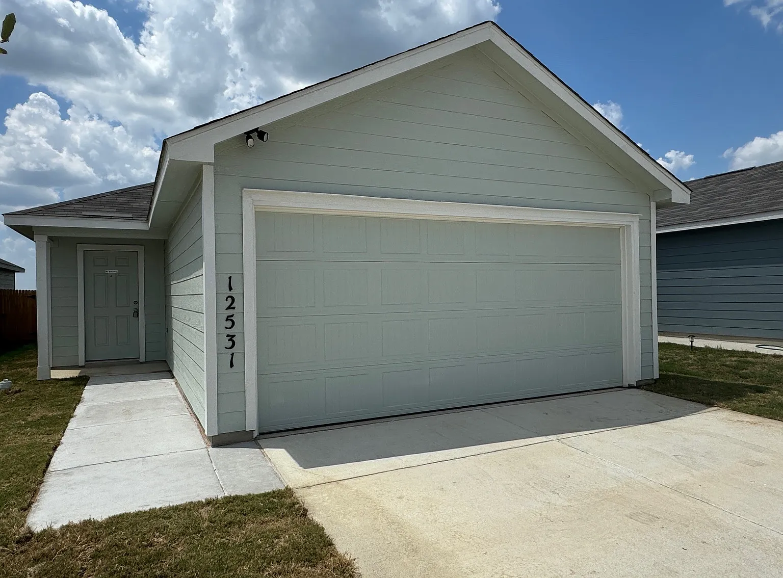 3 bed, 1129 sqft, $1,500 — Photo 2