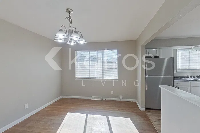 3 bed, 1.5 bath, 1064 sqft, $1,645 — Photo 4
