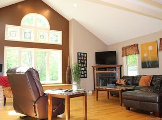 834 Scotland Rd, Norwich, CT 06360