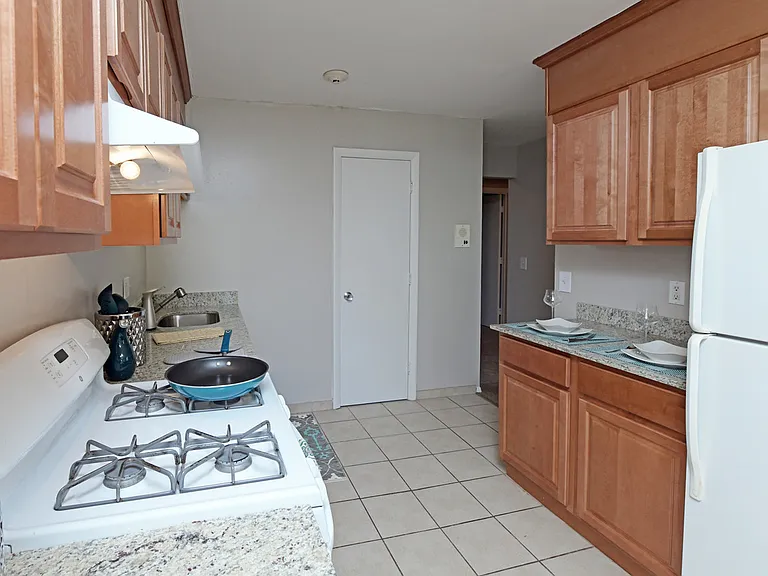 Bayside Country Club Apartments — Photo 62