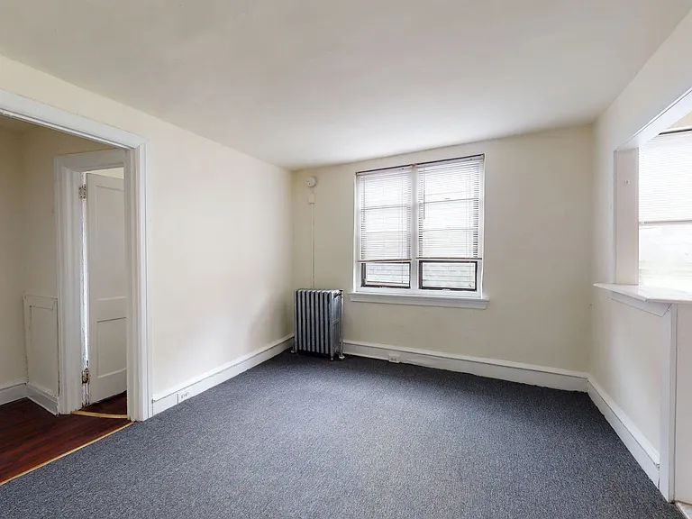 Sherwood Court Apartments — Photo 7