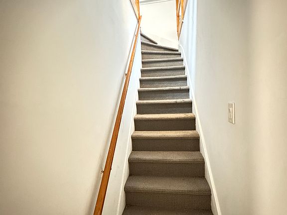 3rd image of 72 George St #2