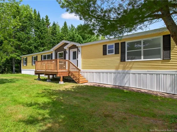 19 Bentley Ave, Moncton, NB E1E 4L1