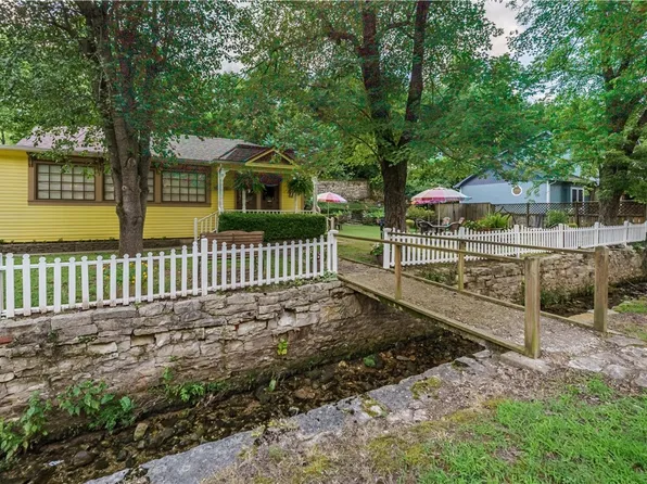 273 N Main St, Eureka Springs, AR 72632