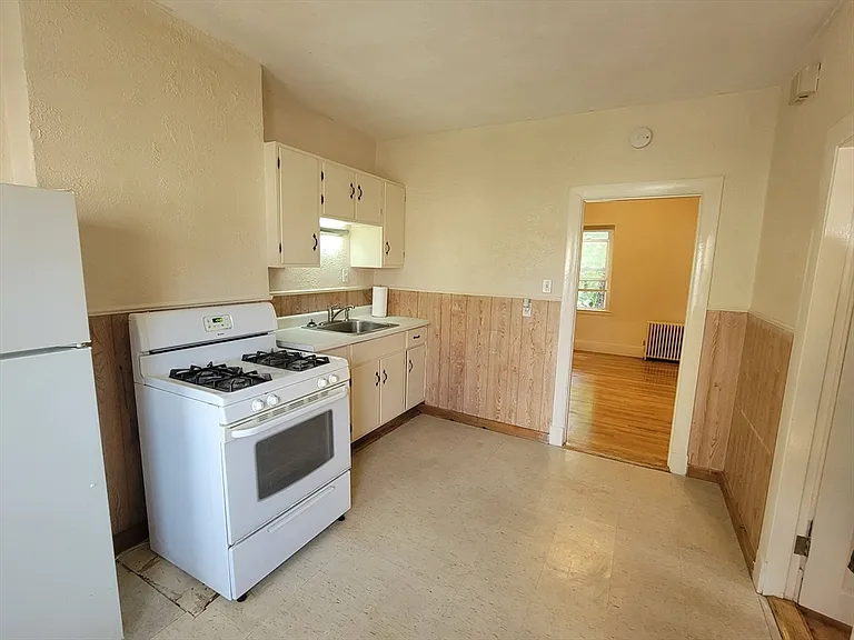 155 Pearl St #2 — Photo 8