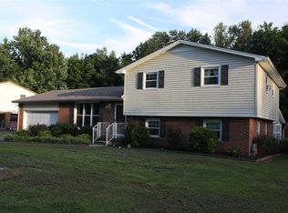 1205 Apache Dr, Bowling Green, KY 42104