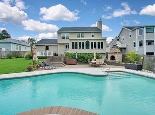 377 Lake Ave, Oakhurst, NJ