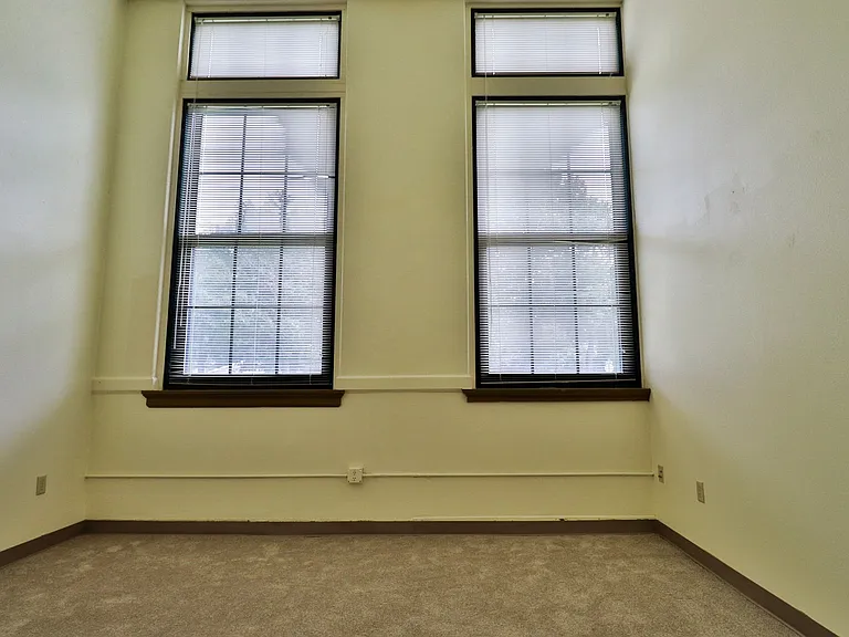 East High Apartments — Photo 5