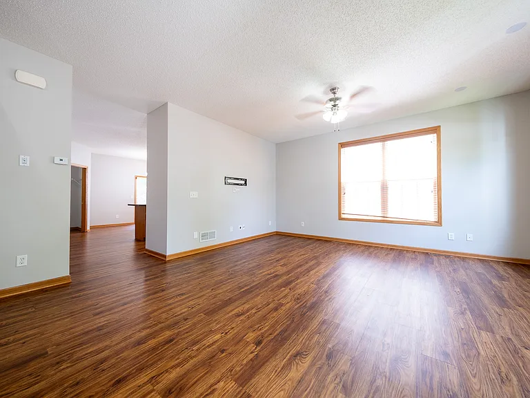 10021 Iris Ln — Photo 2