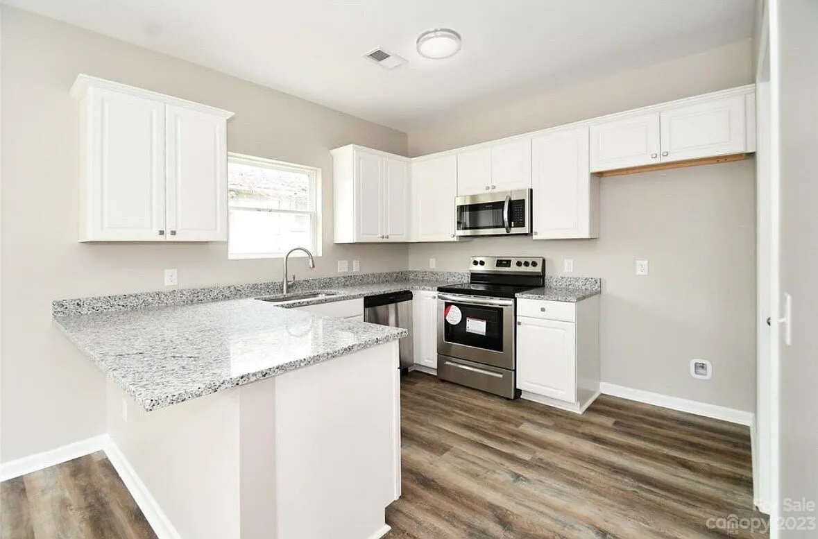905 Klondale Avenue - 1 — Photo 2
