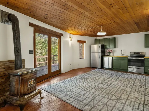 136 Overlook Rd, Santa Fe, NM 87505