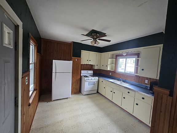 2nd image of 745 Terrace Blvd