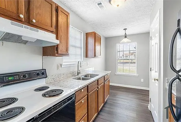 8228 Wynewood Ct — Photo 26