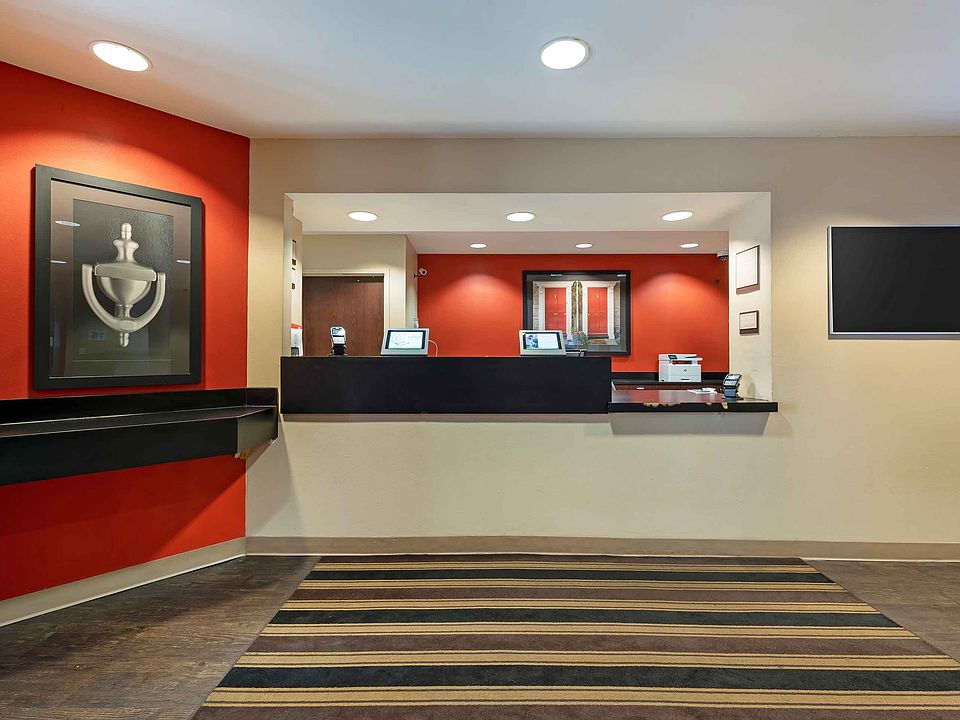Lobby and Guest Check-in