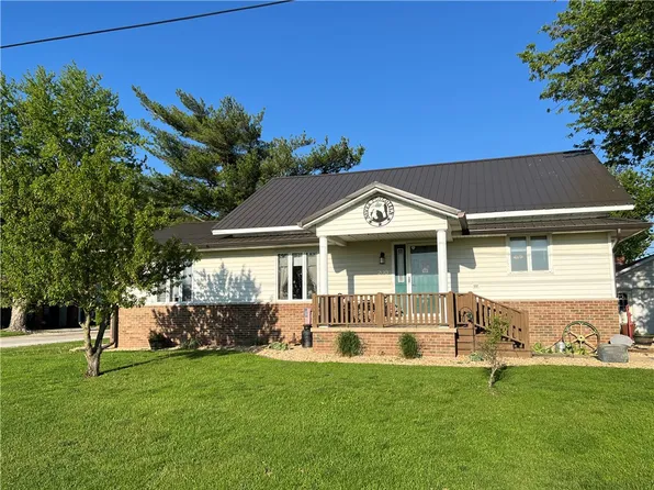 200 Lone Grove Rd, Saint Peter, IL 62880