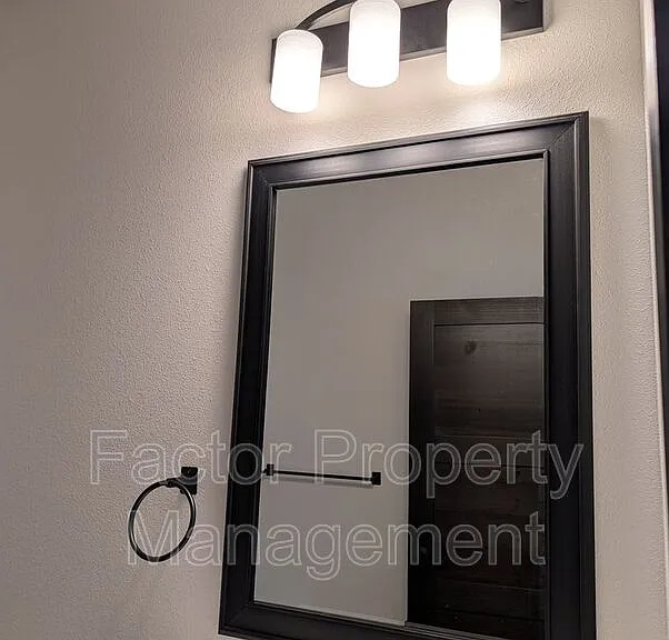2090 Carlson Dr #322 — Photo 6