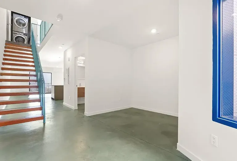511 Micheltorena St — Photo 7
