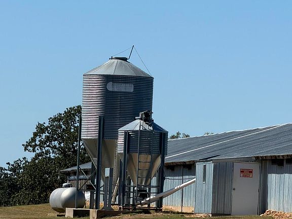 3rd image of 12791 Farm Road 1045