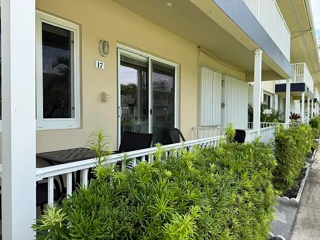 223 S Federal Hwy #17 — Photo 16