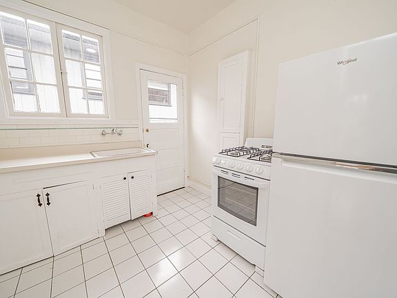 5th image of 970 Vermont St APT 2