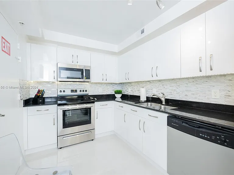 3801 S Ocean Dr #7O — Photo 13