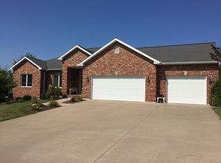 2735 Parkwood Dr, Quincy, IL 62305