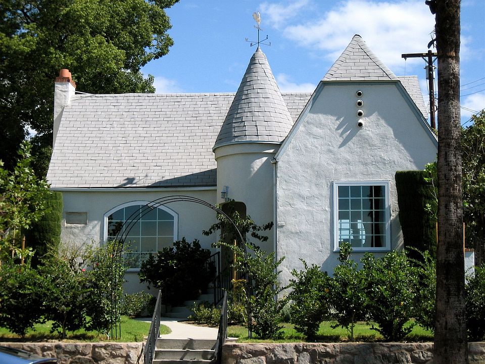 916 N 6th Street